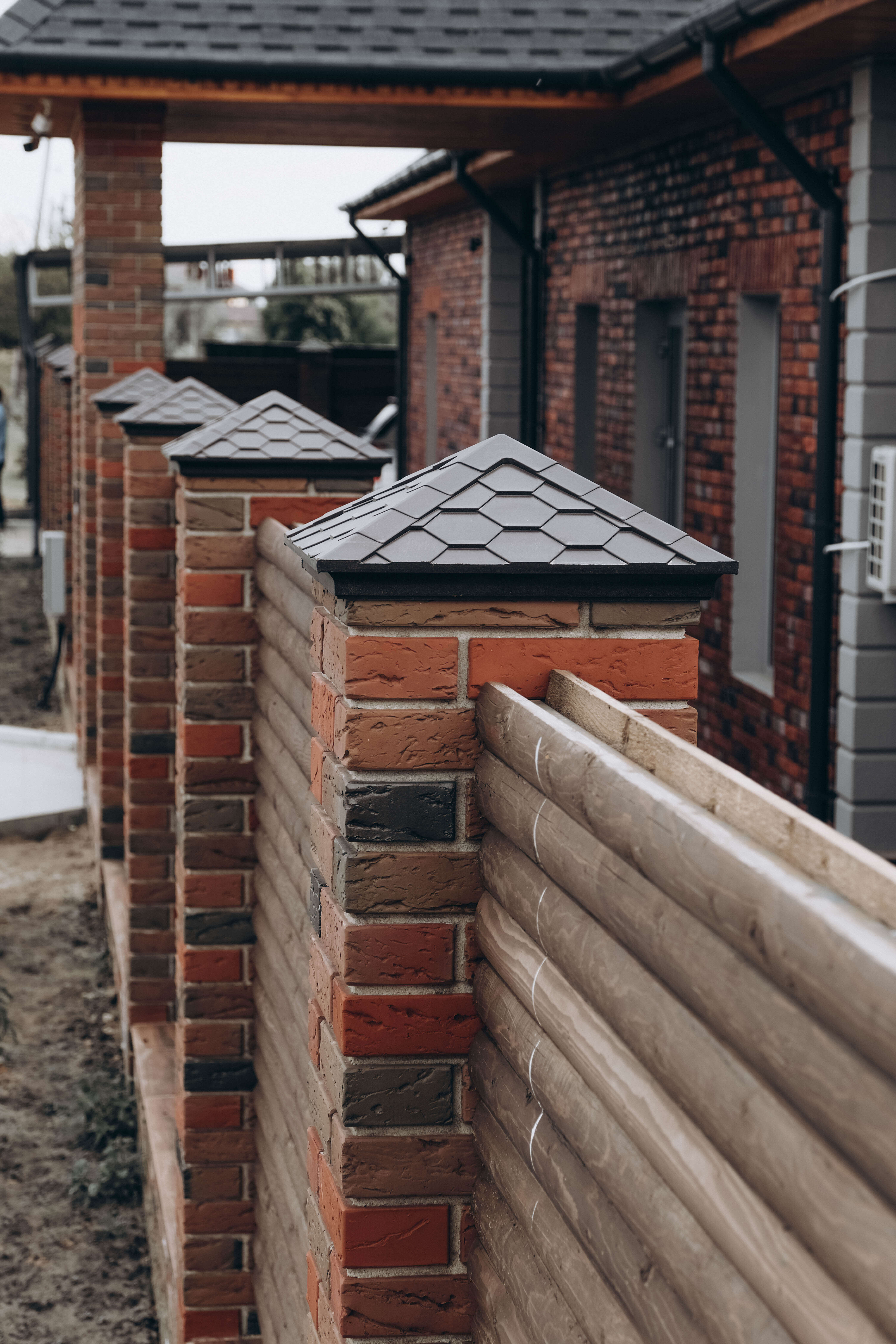 Колпак Zking Эверест Коричневый на столб 1.5х1.5 кирпича (390х390мм) в Рязани фото